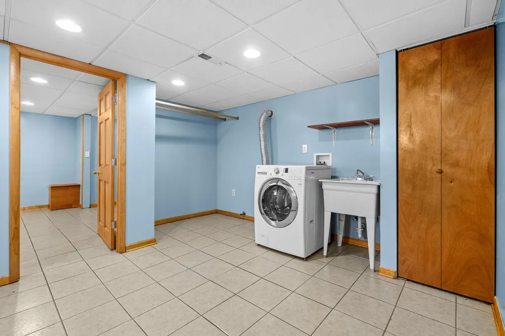3855 West 58th Place Chicago IL 60629