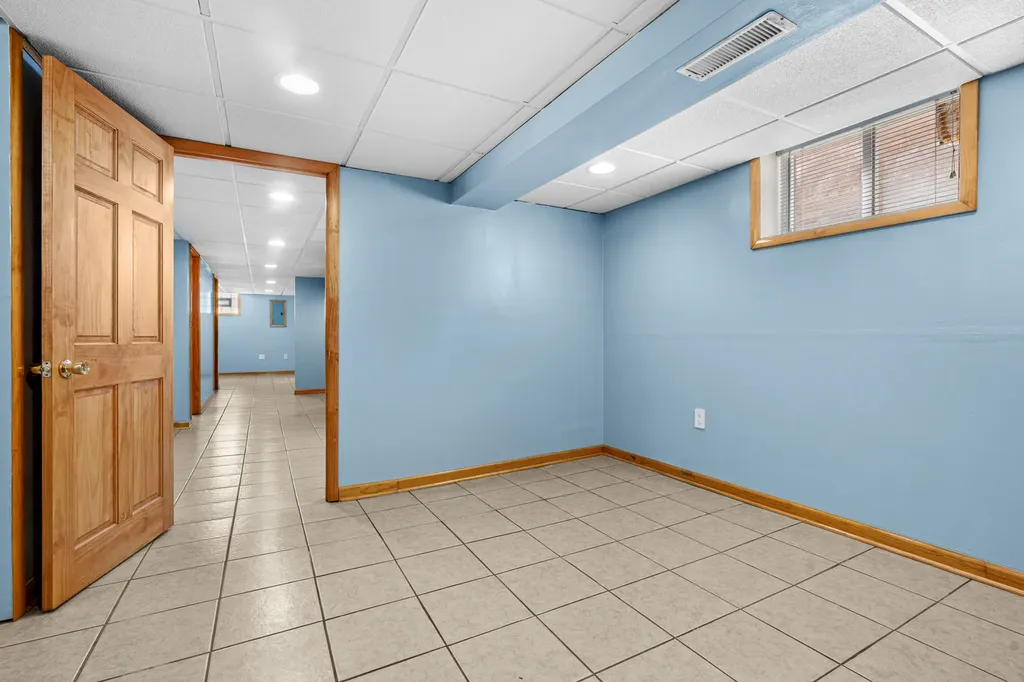 3855 West 58th Place Chicago IL 60629