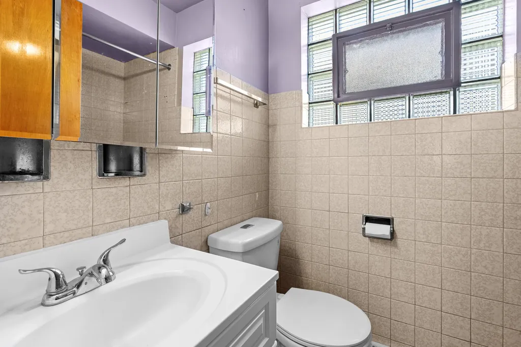 3855 West 58th Place Chicago IL 60629