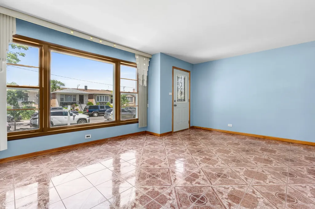 3855 West 58th Place Chicago IL 60629
