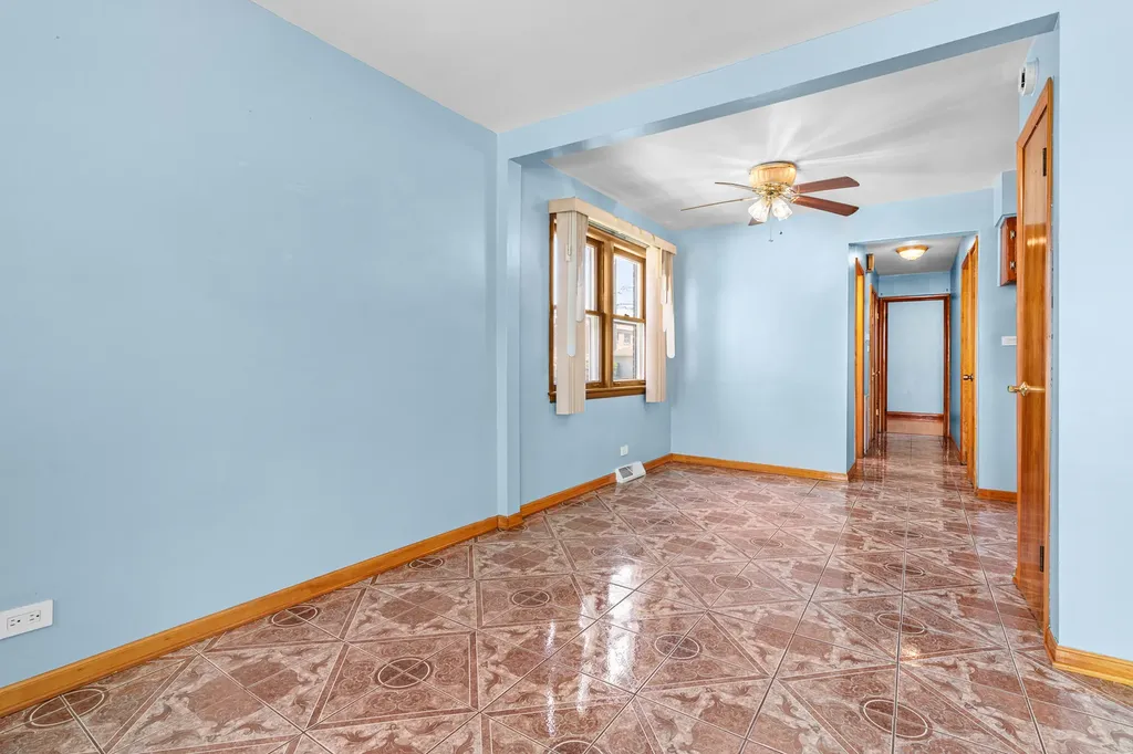 3855 West 58th Place Chicago IL 60629