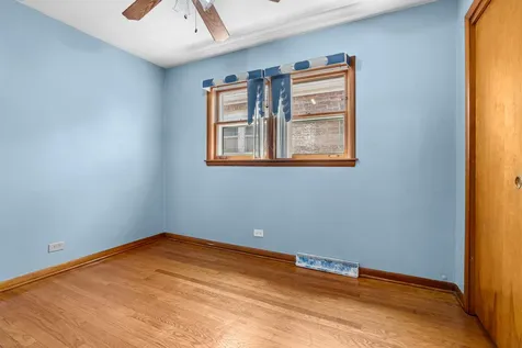 3855 West 58th Place Chicago IL 60629