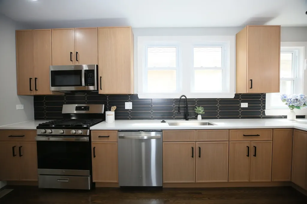2955 North Lotus Avenue Chicago IL 60641
