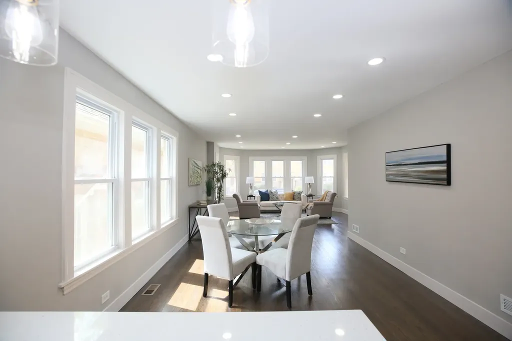 2955 North Lotus Avenue Chicago IL 60641
