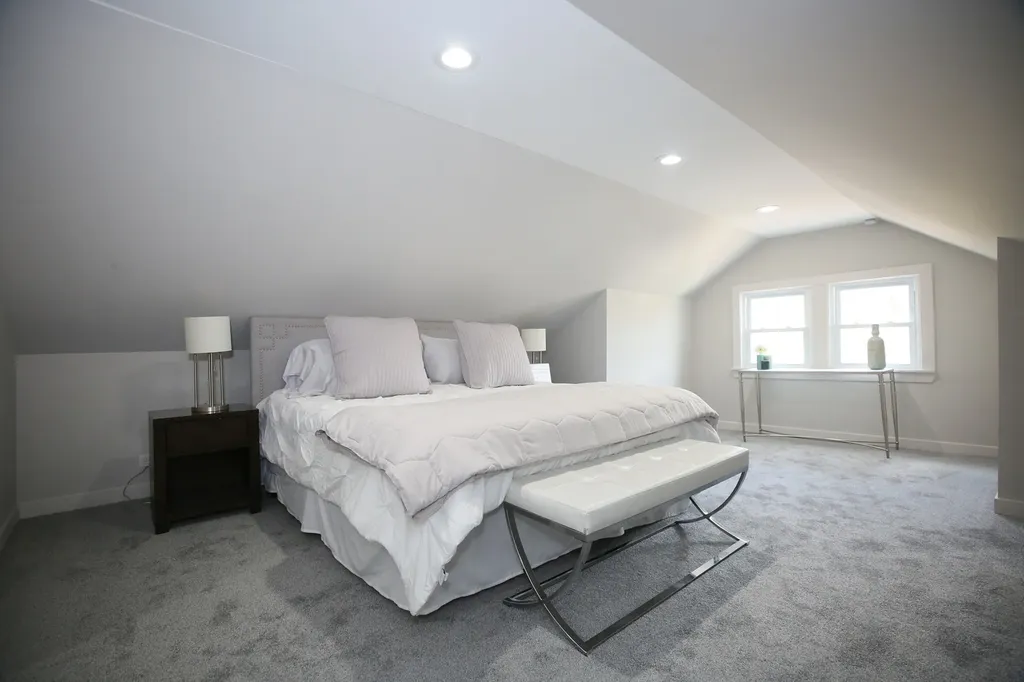 2955 North Lotus Avenue Chicago IL 60641