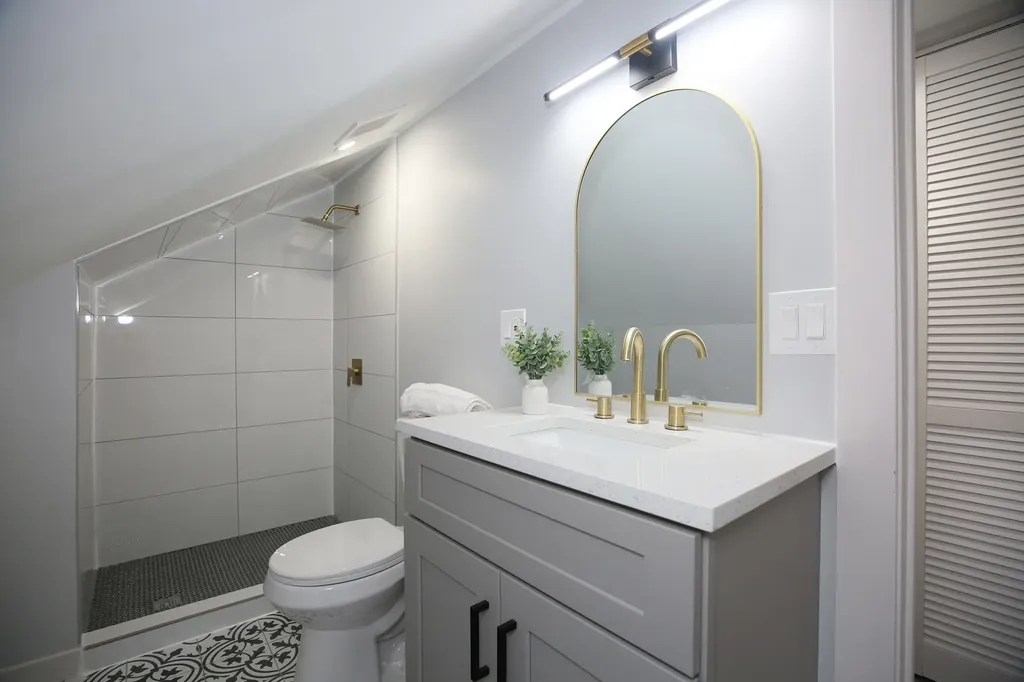 2955 North Lotus Avenue Chicago IL 60641