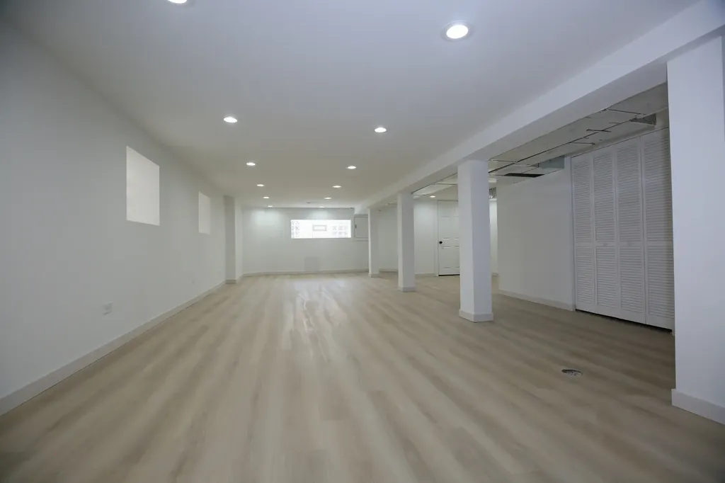 2955 North Lotus Avenue Chicago IL 60641