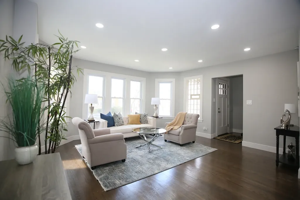 2955 North Lotus Avenue Chicago IL 60641