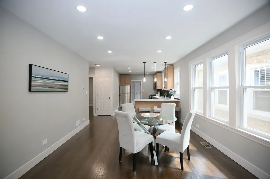 2955 North Lotus Avenue Chicago IL 60641