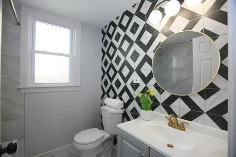 2955 North Lotus Avenue Chicago IL 60641