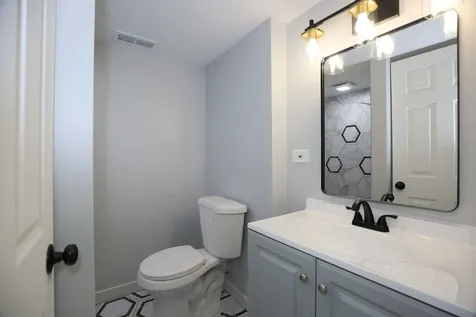 2955 North Lotus Avenue Chicago IL 60641