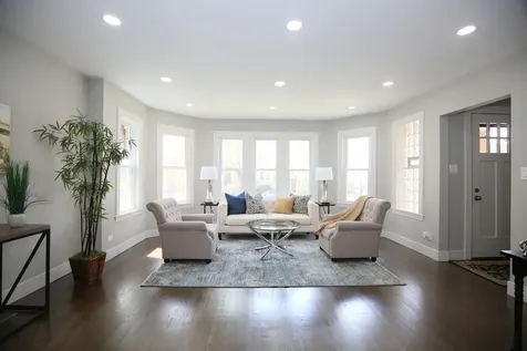 2955 North Lotus Avenue Chicago IL 60641