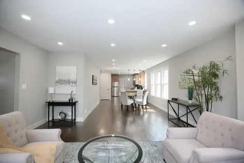 2955 North Lotus Avenue Chicago IL 60641