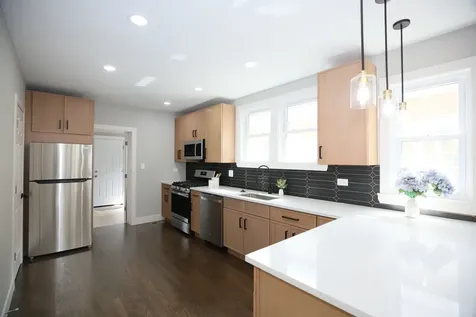 2955 North Lotus Avenue Chicago IL 60641