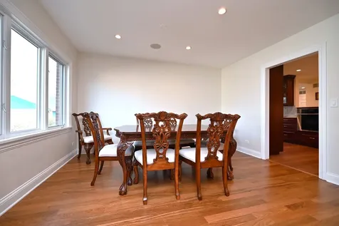 175 Lagoon Drive Northfield IL 60093