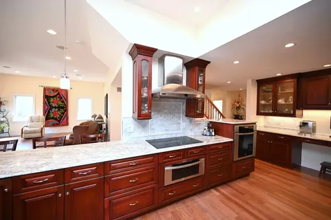 175 Lagoon Drive Northfield IL 60093