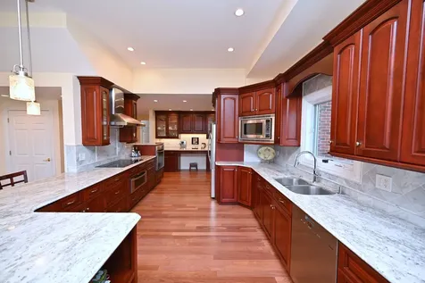 175 Lagoon Drive Northfield IL 60093