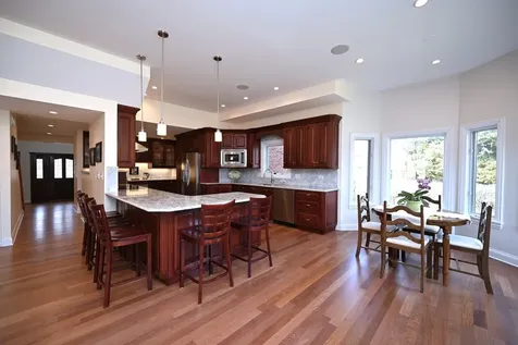 175 Lagoon Drive Northfield IL 60093