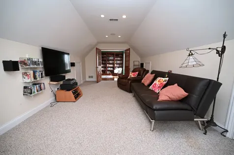 175 Lagoon Drive Northfield IL 60093