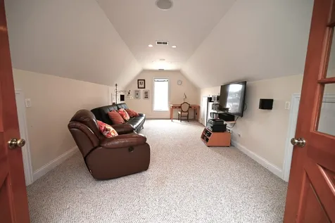 175 Lagoon Drive Northfield IL 60093