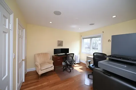 175 Lagoon Drive Northfield IL 60093