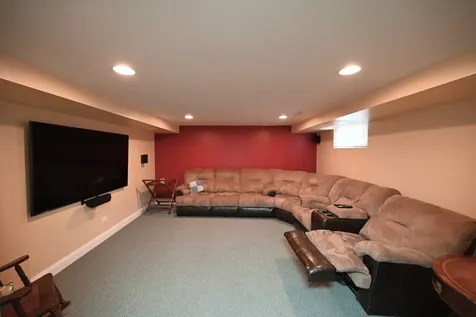 175 Lagoon Drive Northfield IL 60093