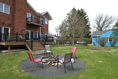 175 Lagoon Drive Northfield IL 60093
