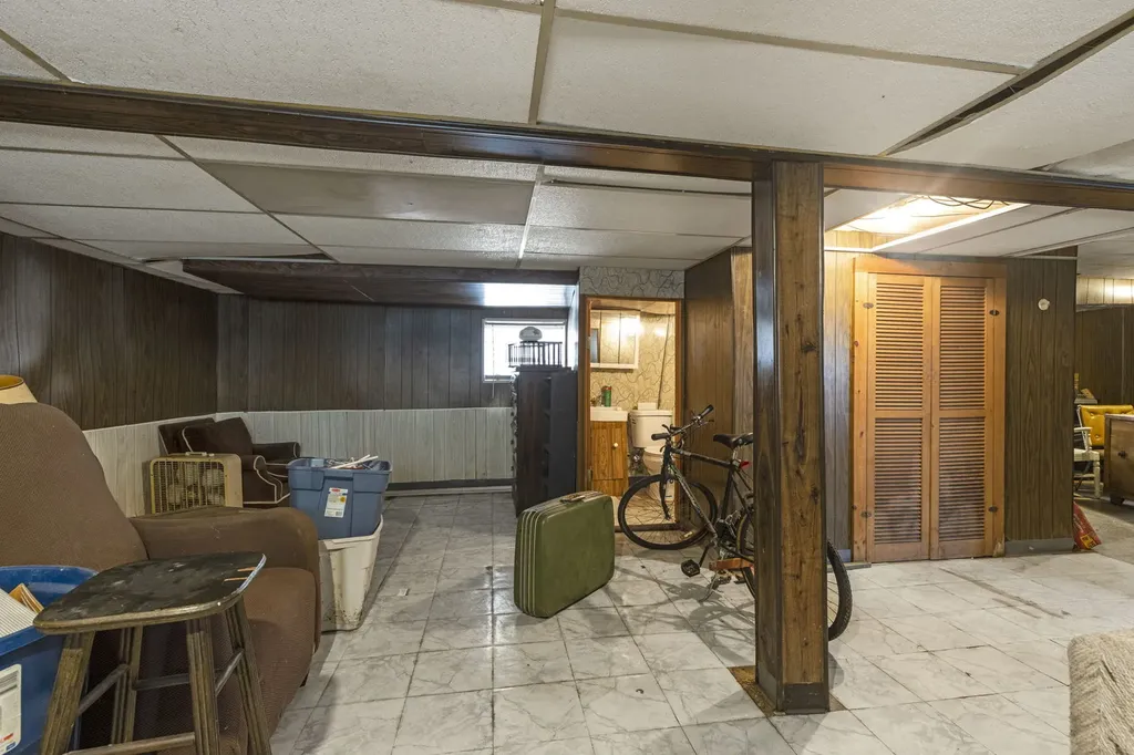 10535 South Peoria Street Chicago IL 60643