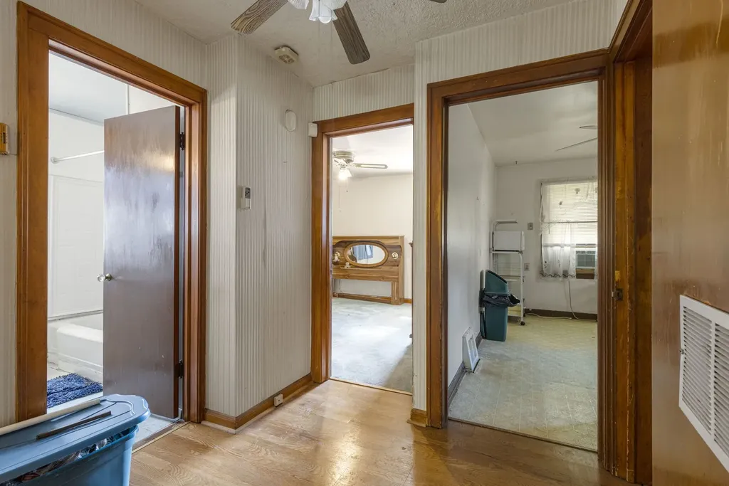 10535 South Peoria Street Chicago IL 60643