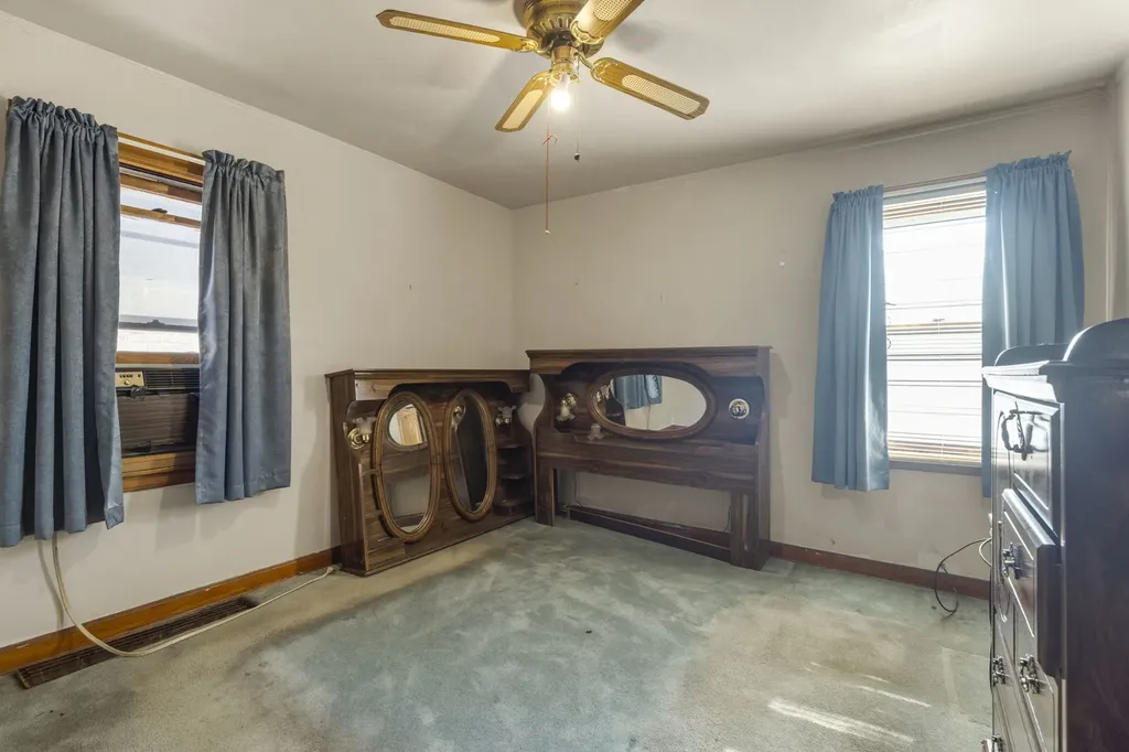 10535 South Peoria Street Chicago IL 60643