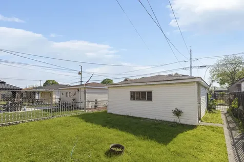 10535 South Peoria Street Chicago IL 60643