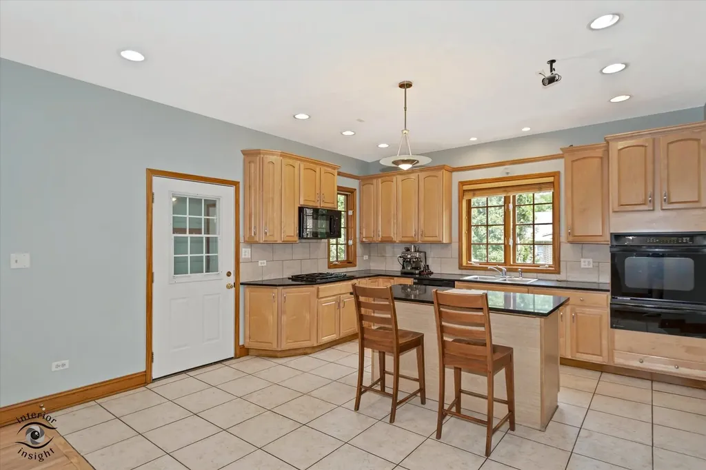 10050 South Damen Avenue Chicago IL 60643