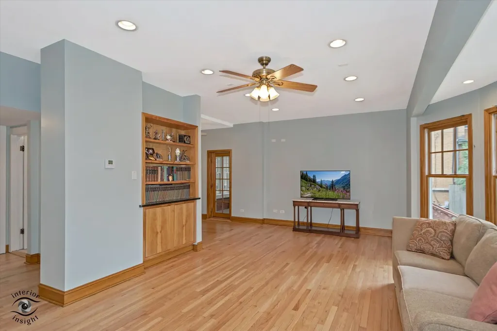 10050 South Damen Avenue Chicago IL 60643