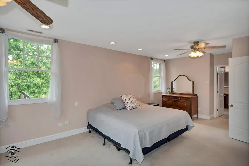 10050 South Damen Avenue Chicago IL 60643