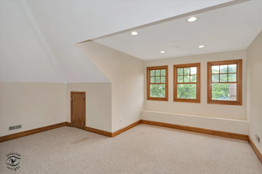 10050 South Damen Avenue Chicago IL 60643