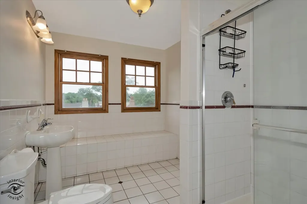 10050 South Damen Avenue Chicago IL 60643