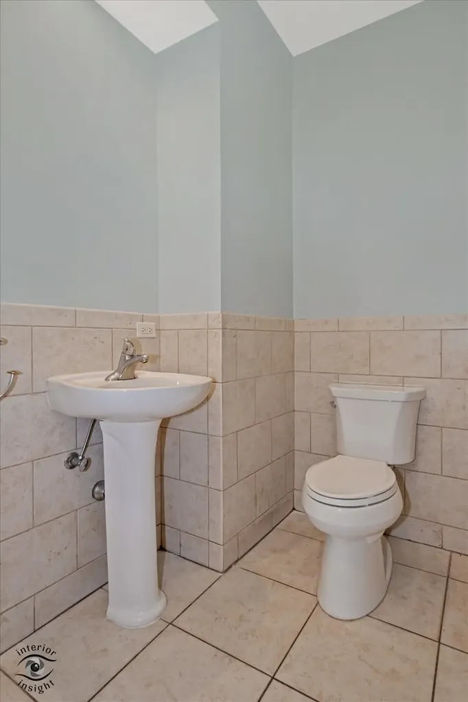 10050 South Damen Avenue Chicago IL 60643