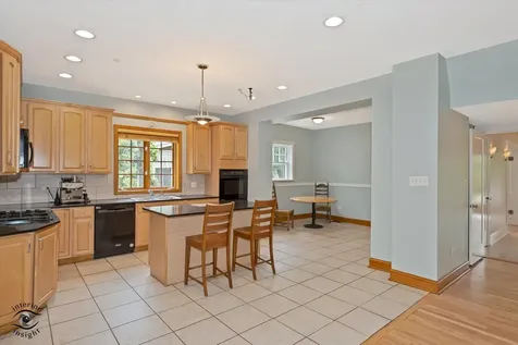 10050 South Damen Avenue Chicago IL 60643