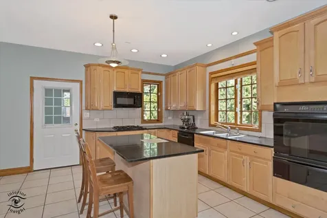 10050 South Damen Avenue Chicago IL 60643