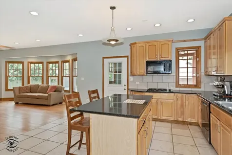 10050 South Damen Avenue Chicago IL 60643