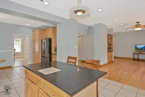 10050 South Damen Avenue Chicago IL 60643
