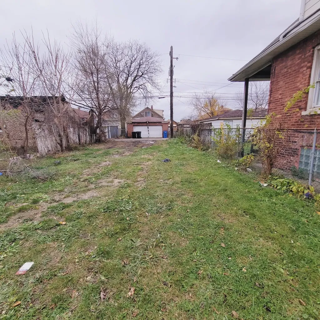 8029 South Loomis Boulevard Chicago IL 60620