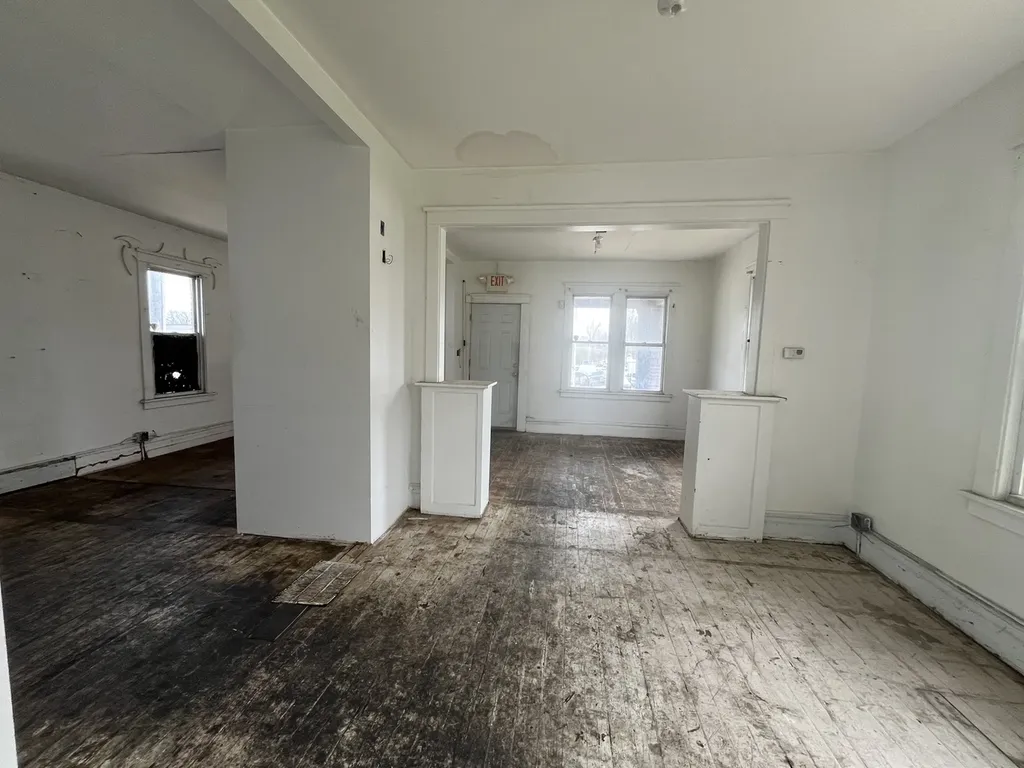1324 East New York Street Aurora IL 60505