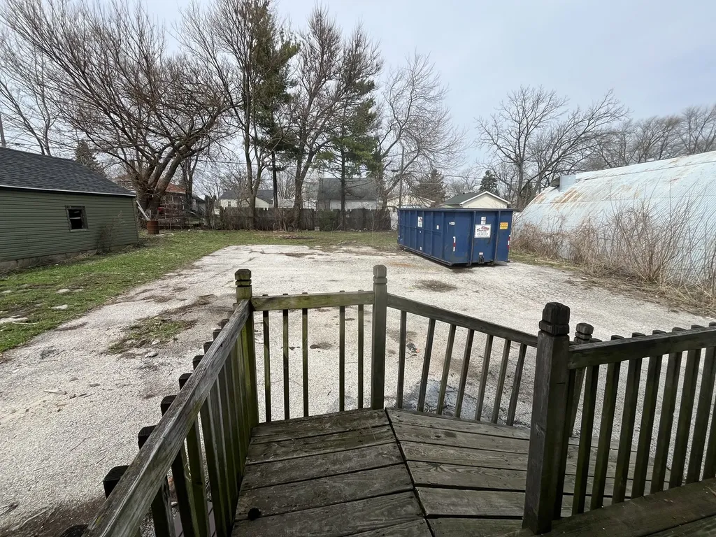 1324 East New York Street Aurora IL 60505
