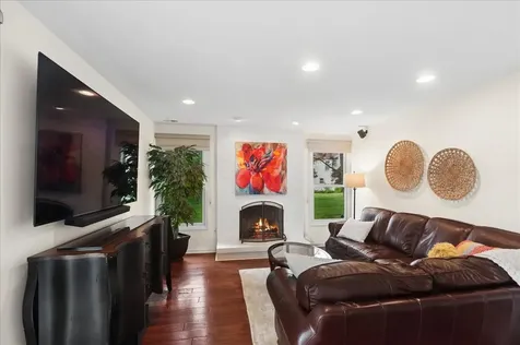 499 Highland Grove Drive Buffalo Grove IL 60089