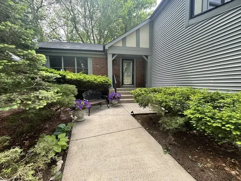 499 Highland Grove Drive Buffalo Grove IL 60089