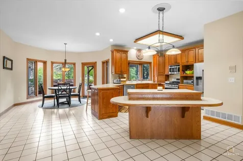 601 Ridgelawn Trail Batavia IL 60510