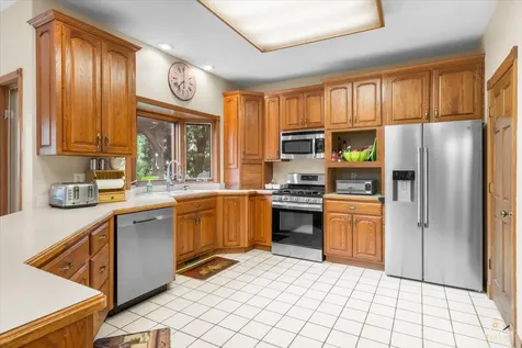 601 Ridgelawn Trail Batavia IL 60510