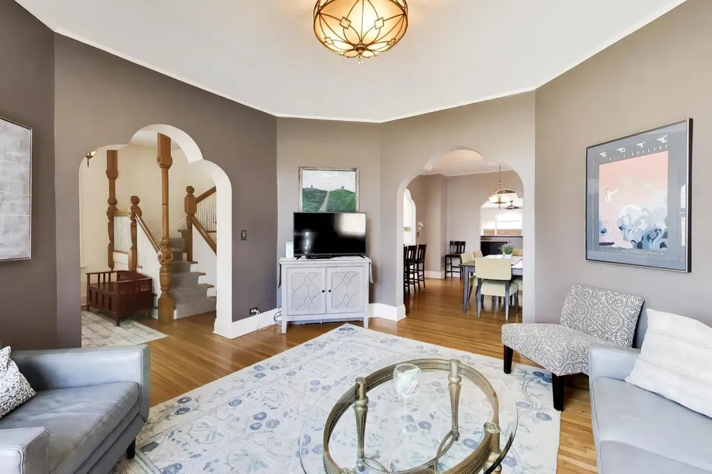 6548 North Oliphant Avenue Chicago IL 60631