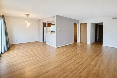 7925 Paxton Avenue Tinley Park IL 60477
